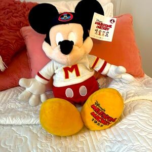 Disneys Milestone Mickey 1955. NWT